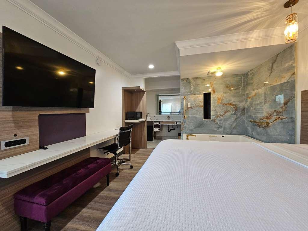 Travelodge Inn & Suites By Wyndham Fullerton Room photo