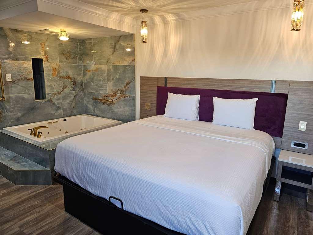 Travelodge Inn & Suites By Wyndham Fullerton Room photo